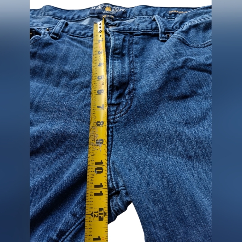 Lucky Brand Men's  Blue Jeans Original Straight Cotton Size  38X33 Medium Wash - Picture 6 of 13